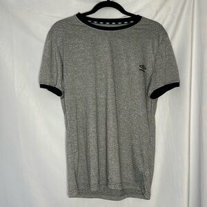 UMBRO GREY SHORT SLEEVE TEE (L)